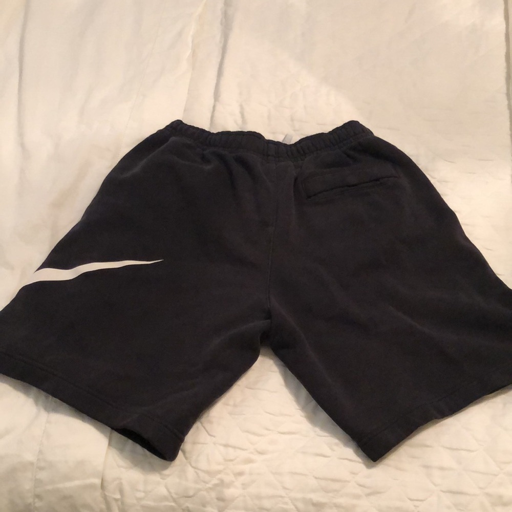 Nike - Picture 3 of 4